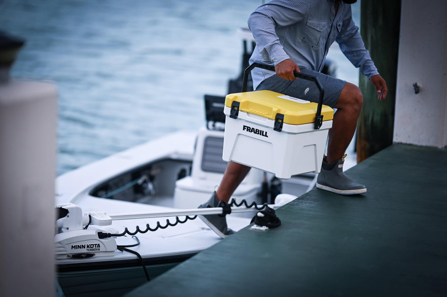 Frabill Magnum Bait Station 19 Quart Live Bait Well, White and Yellow